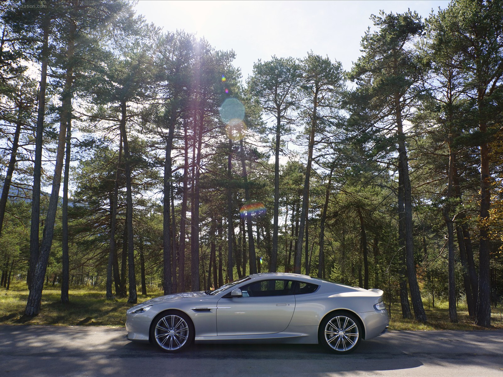 Aston Martin DB9 2013
